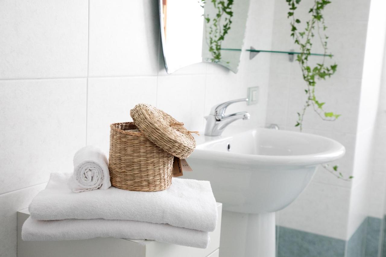 Iseolakerental - Casa Anita Riva di Solto Luaran gambar